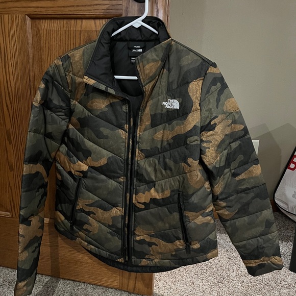 Womens North Face jacket - Picture 2 of 3